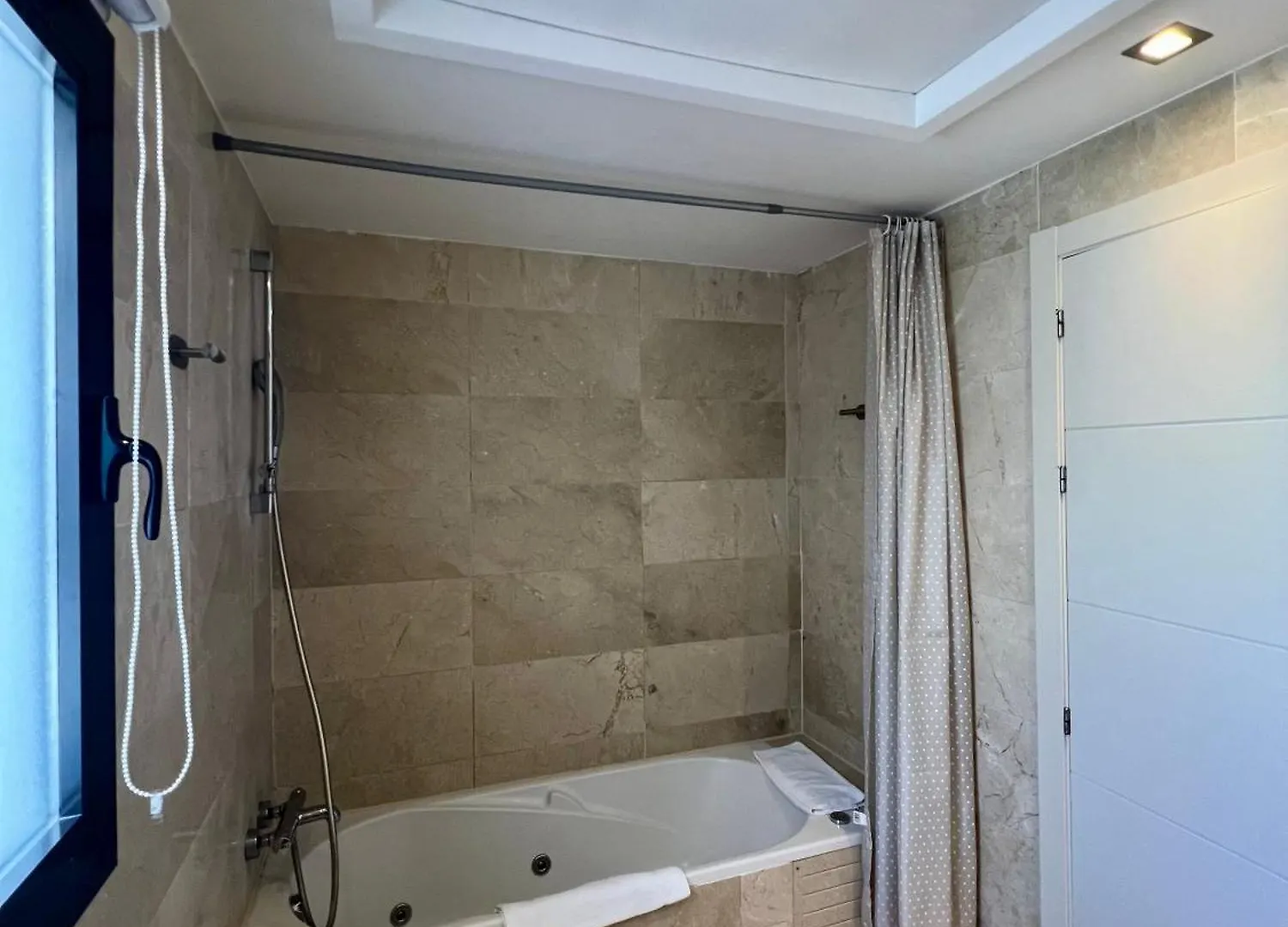 شقة Seaview Luxury Penthouse كاساريس 0*,